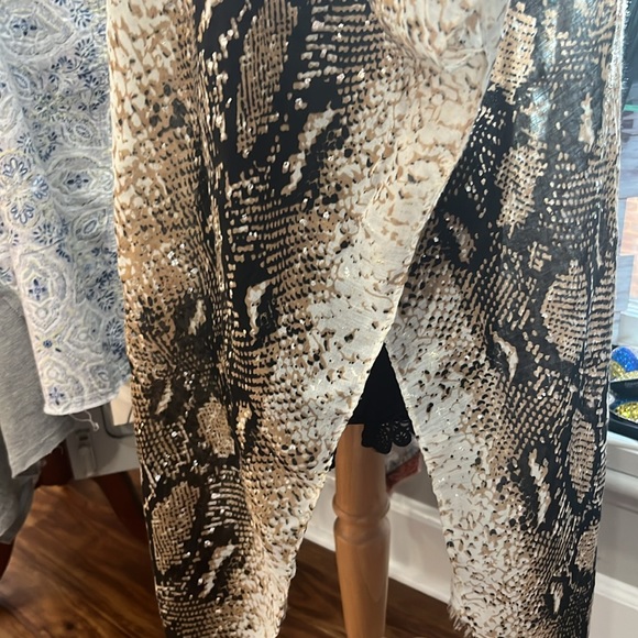 NWT. Snakeskin Animal Print Kimino/ Beach Coverup. - Picture 3 of 5